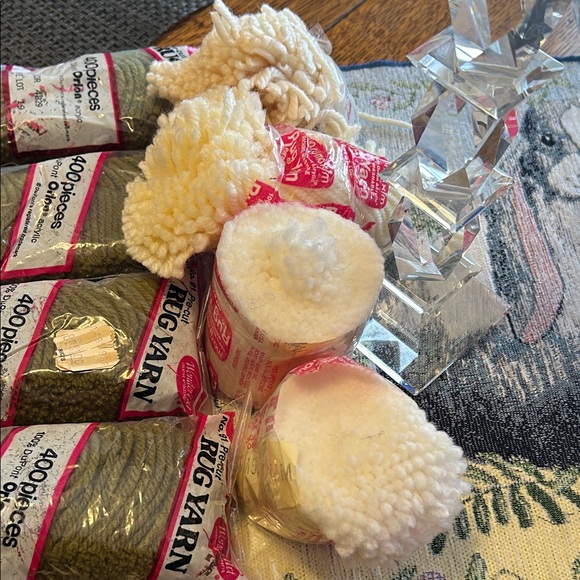 Assorted Rug Yarn Collection - Picture 2 of 5